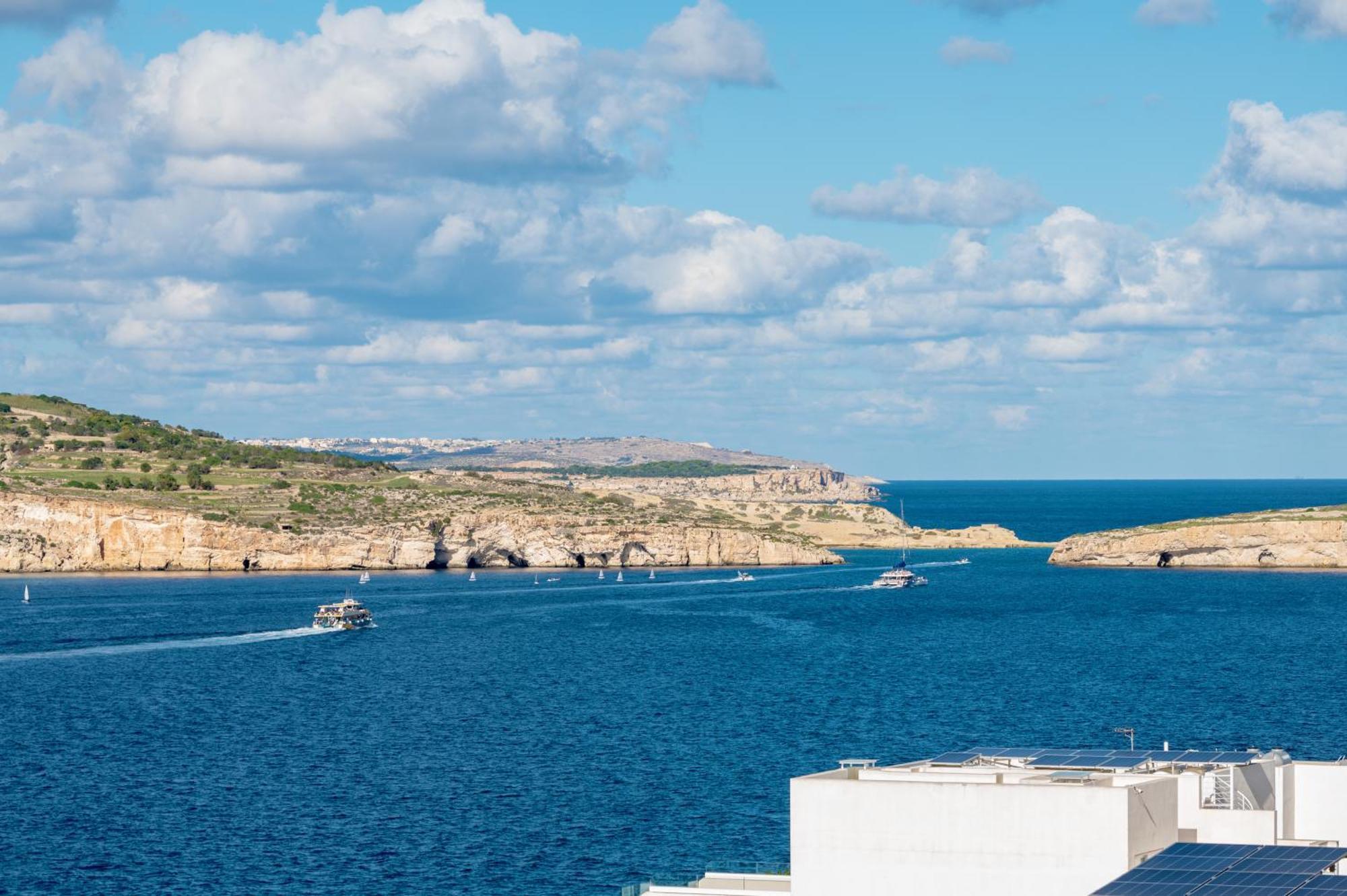 Appartement Penthouse With Seaview Terrace à San Pawl il-Baħar Extérieur photo